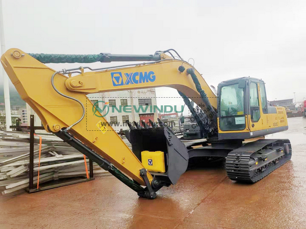 XCMG XE265C Excavator