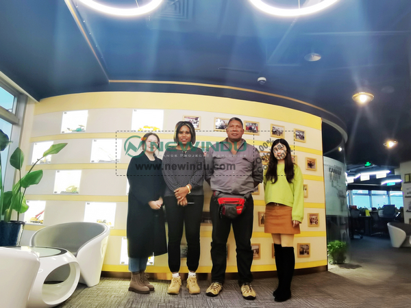 Papua New Guinea Clients Visited NEWINDU Office and XCMG Factory