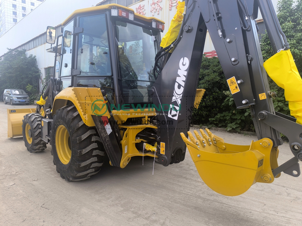 XCMG XC870K Backhoe Loader