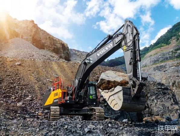 VOLVO Launches EC530E And EC550E 50-tonne Excavators