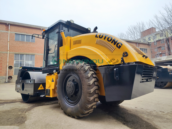 LUTONG LTS208H Road Roller & 1 Cargo Truck & 1 Gasoline roller