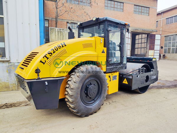 LUTONG LTS208H Road Roller & 1 Cargo Truck & 1 Gasoline roller