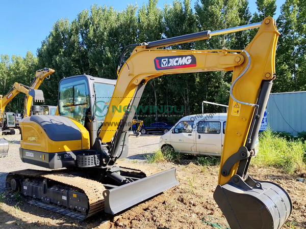 XCMG Excavator XE60GA & XMR060 Road Roller