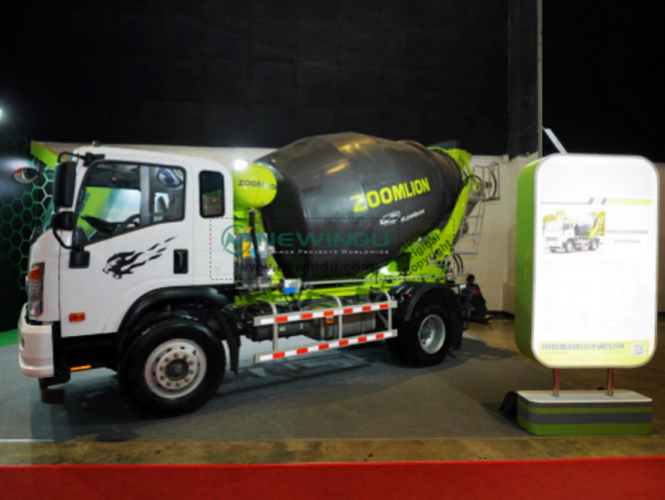 Zoomlion Shines at Philippine Construction Machinery Show